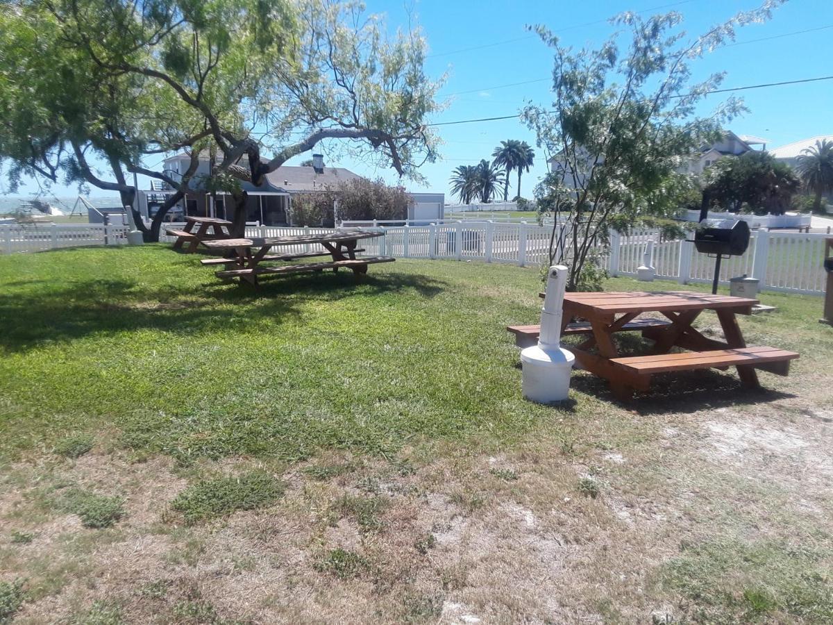 Benjamin'S Pier At Laguna Reef Resort Rockport Exterior photo