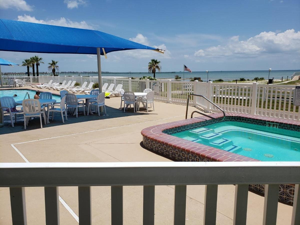 Benjamin'S Pier At Laguna Reef Resort Rockport Exterior photo